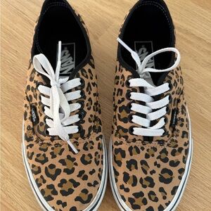Vans "Authentic Shoe" Leopard Sneakers